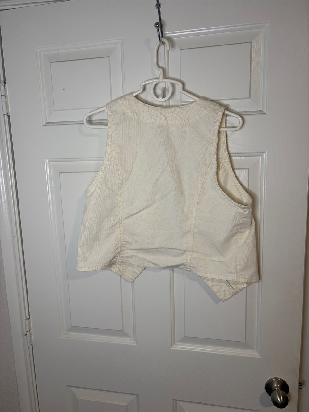 Universal Thread Cream Button-Front Vest - Picture 2 of 3